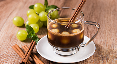 Imagen Infusión de café con uvas y canela